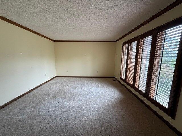 Building Photo - 590 Wedgwood Dr