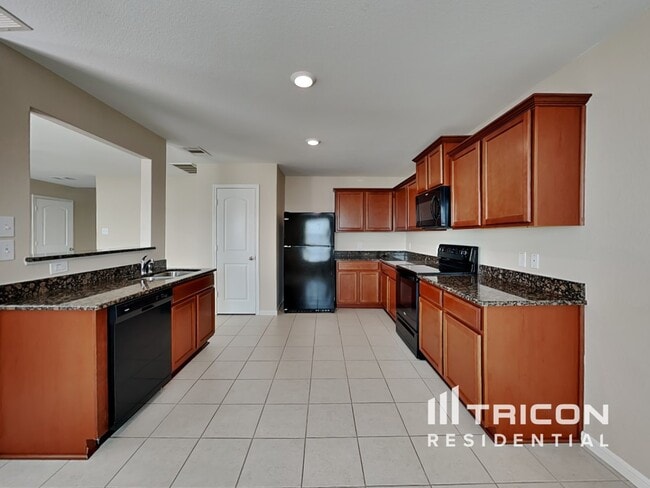 Building Photo - 900 American Monarch Dr