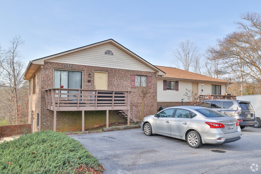 Building Photo - Shagbark Apartments