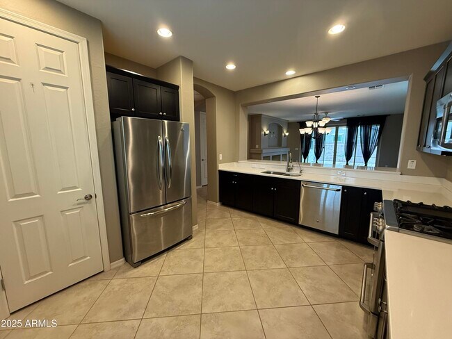 Building Photo - 276 E Coconino Dr