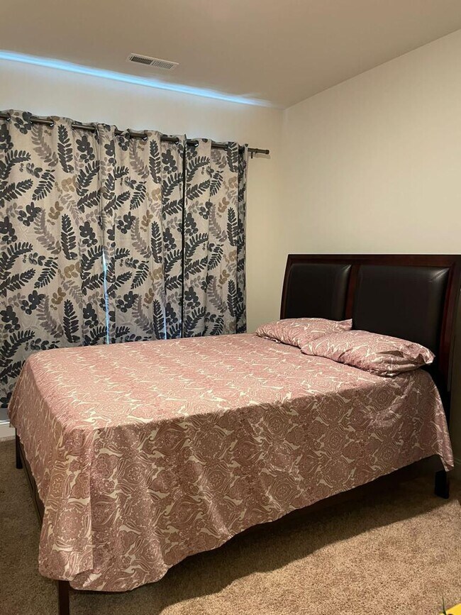 Building Photo - 10359 Paper Birch Dr