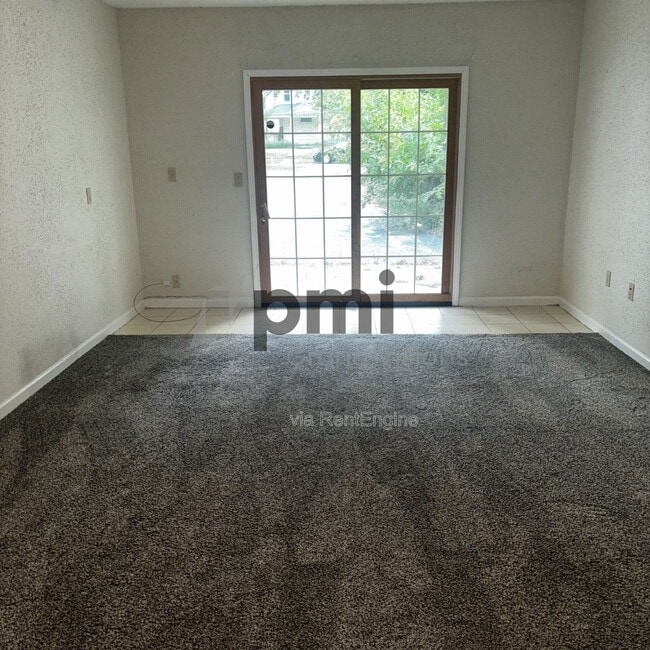 Building Photo - 1103 6th St