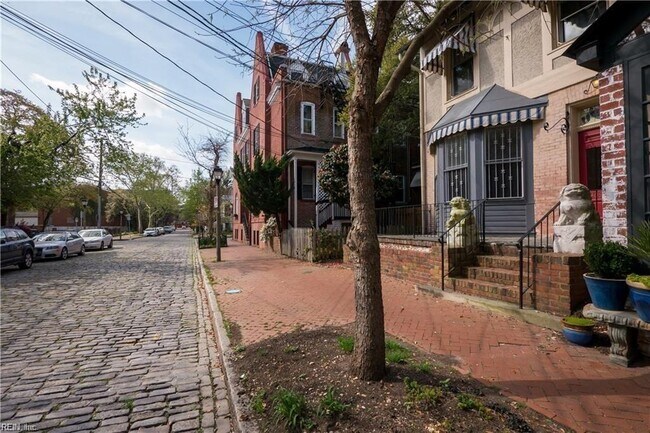 Building Photo - 409 Botetourt St