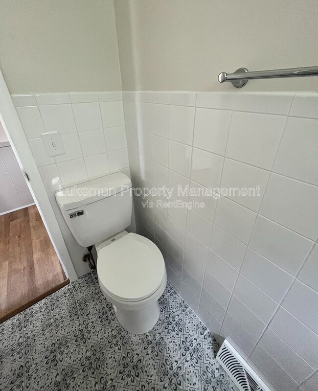 Building Photo - 429 W Van Hoesen Blvd