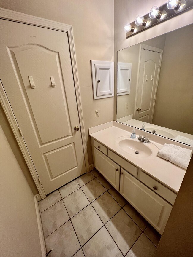 Building Photo - 5145 Nicholson Dr