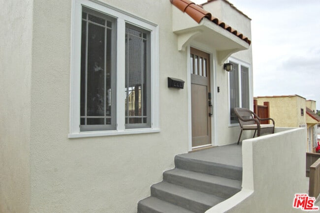Building Photo - 1130 Laveta Terrace