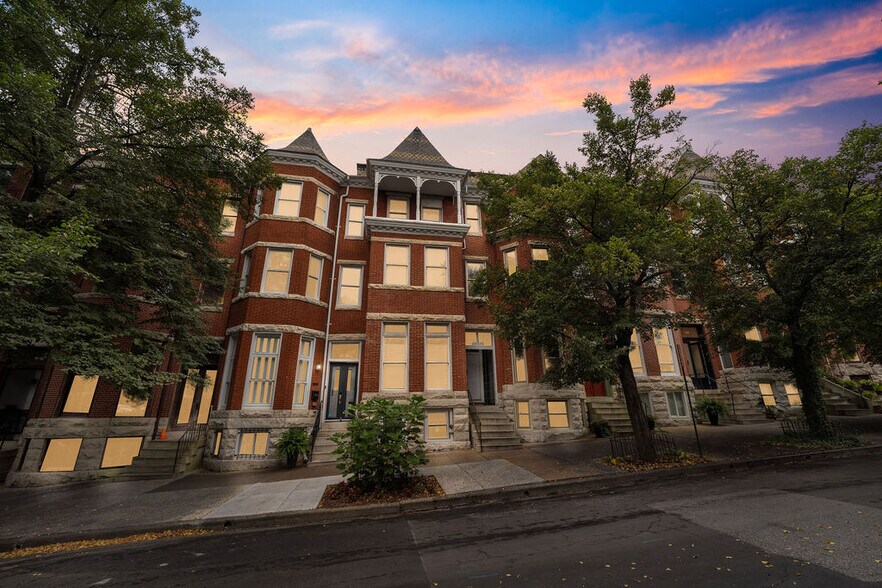 Building Photo - 2124 Bolton St