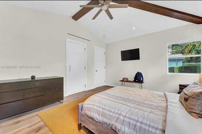 Building Photo - 1150 NE 91st St