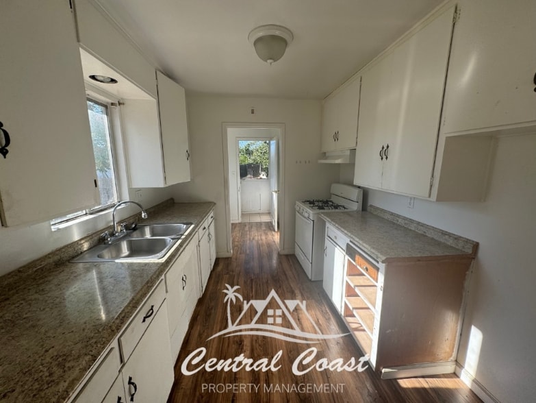 Building Photo - 0 E Foster Rd