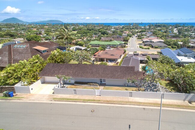 Building Photo - 1228 Koloa St