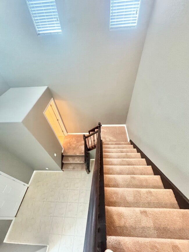 Building Photo - 72 Crystalwood Cir