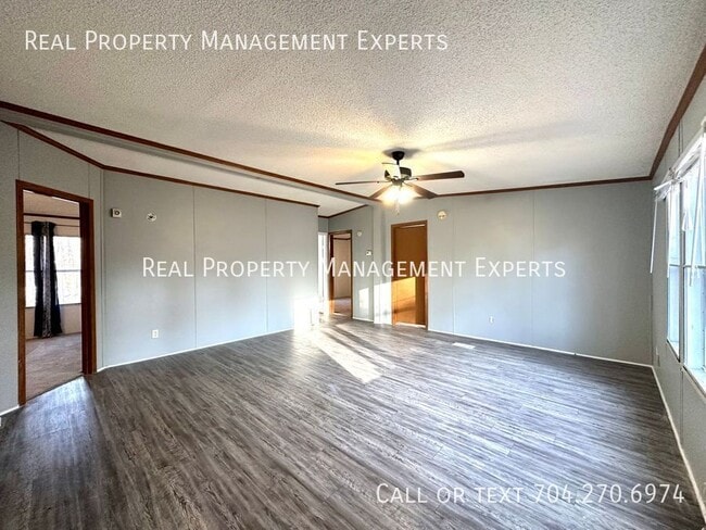 Building Photo - 5268 Montana Cir NW