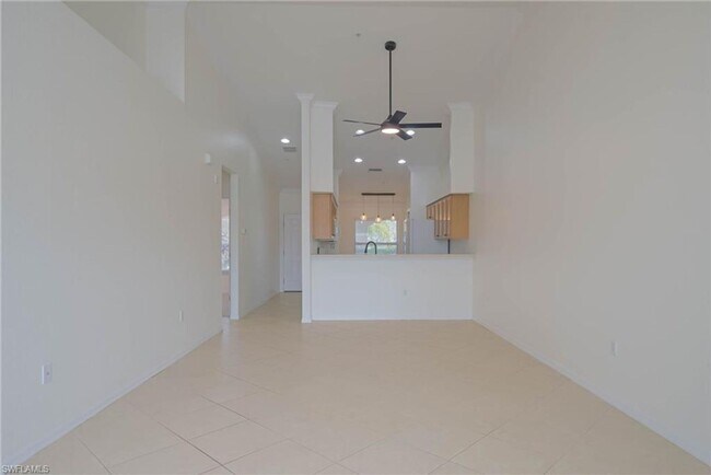 Building Photo - Stunning Lakeview Condo for Rent in Bella ...