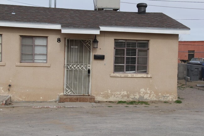 Primary Photo - 8907 Old County Dr