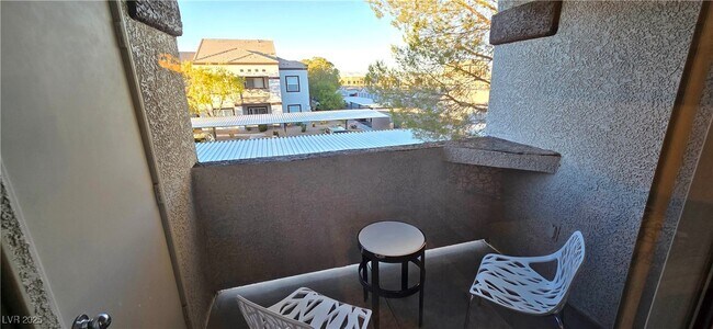 Building Photo - 7255 W Sunset Rd