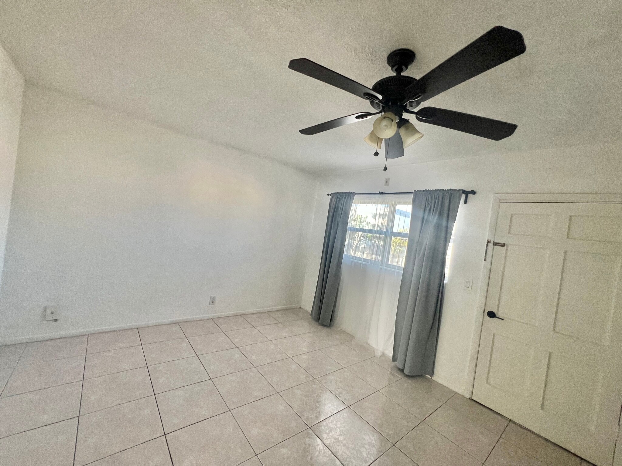 Building Photo - 467 Golden Isles Dr
