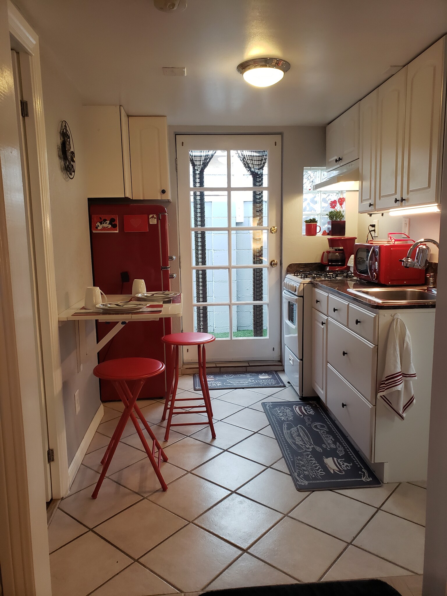 Kitchen - 735 W 19th St