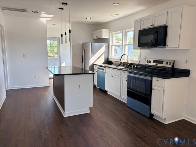 Building Photo - 1401 Hanover St