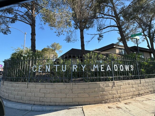 Building Photo - 6151 Meadow Vista Ln