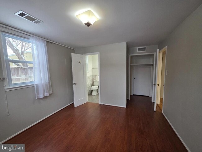 Building Photo - 8140 Drayton Ln