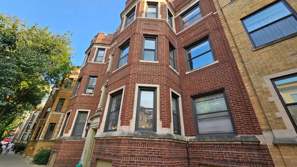 Building Photo - 709 W Cornelia Ave