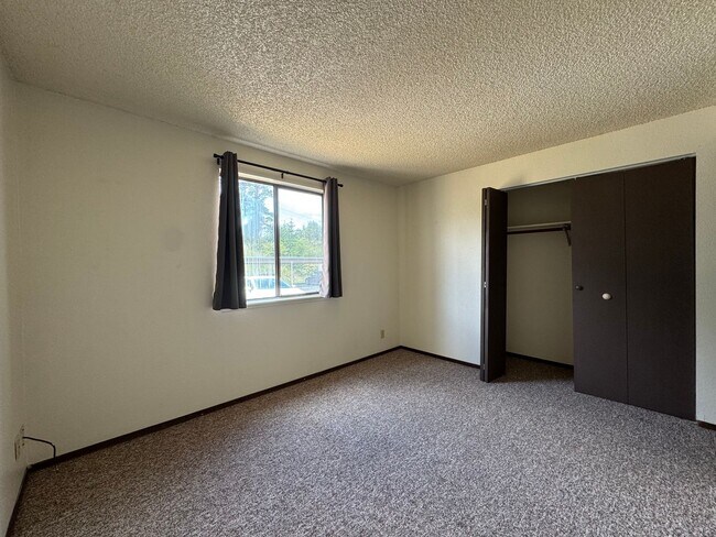Building Photo - 3040 gregori