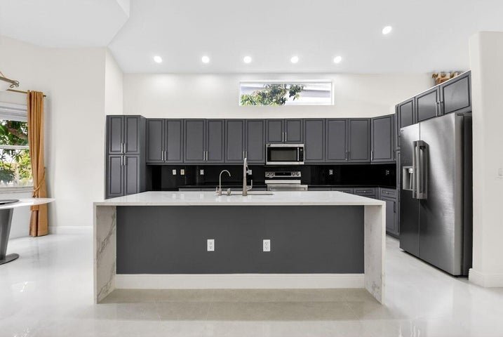 Building Photo - 2191 Balsan Way