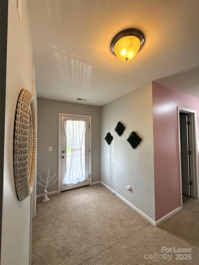 Building Photo - 10426 Kempsford Dr