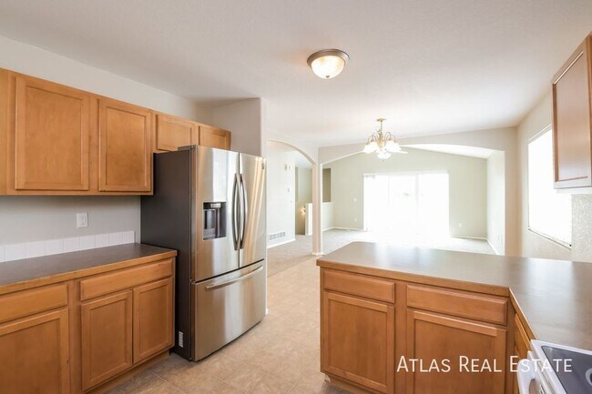 Building Photo - 5714 Sauvignon St