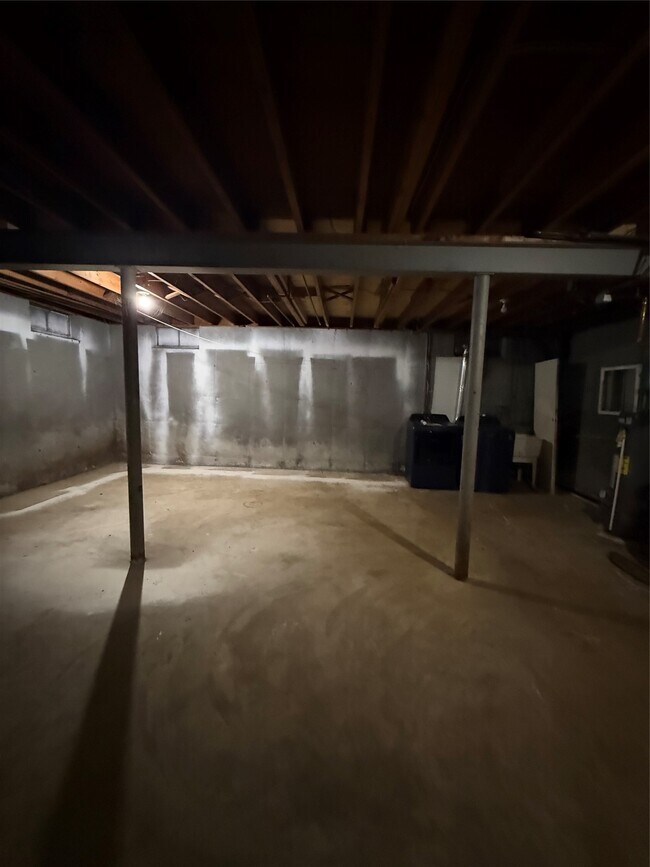 Building Photo - 517 Tulane St