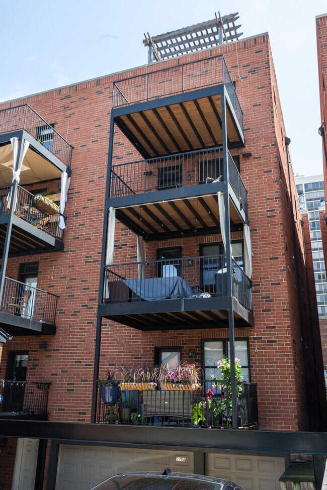 Building Photo - 2708 N Lehmann Ct