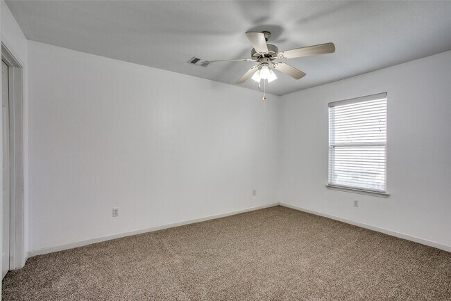 Building Photo - 9907 Valance Way