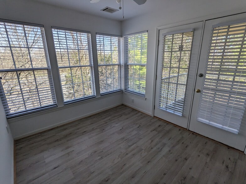 Building Photo - 13101 Briarcliff Ter