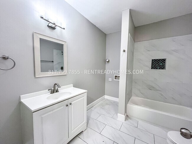 Building Photo - 4431 Clay St