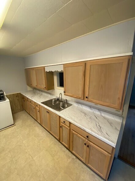 Kitchen - 25107 State St