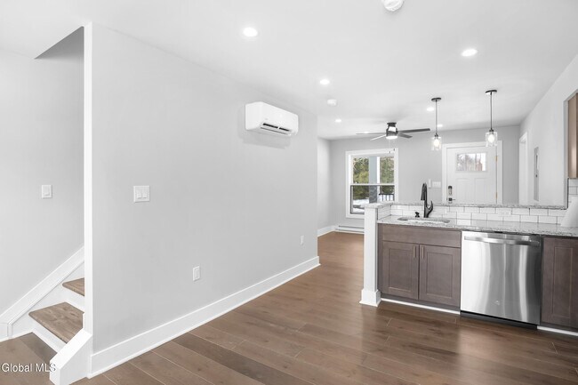 Building Photo - 103 E High St