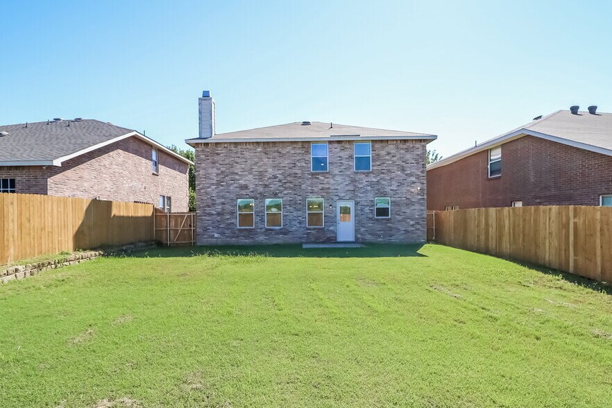 Building Photo - 607 Almandora Dr