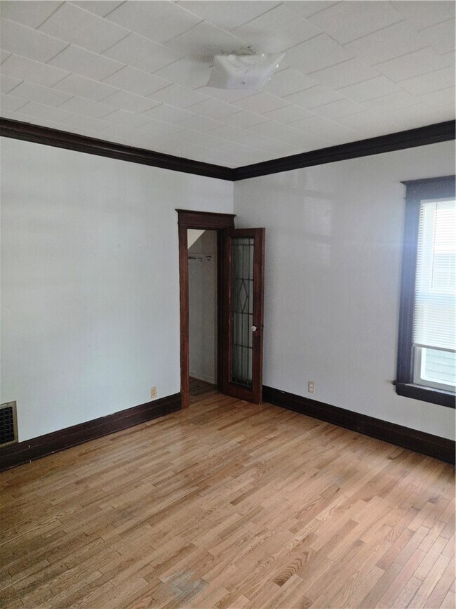 Building Photo - 103 Laburnam Crescent