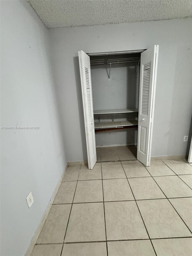 Building Photo - 7101 Miami Lakes Dr