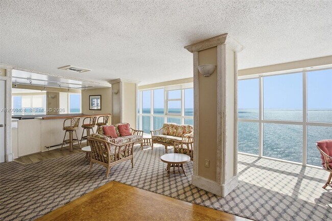 Building Photo - 600 Grapetree Dr