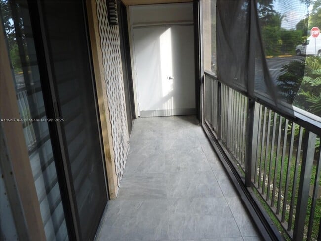 Building Photo - 14501 N Kendall Dr