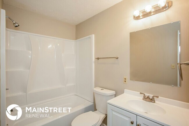 Building Photo - 4051 Luxembourg Cir W