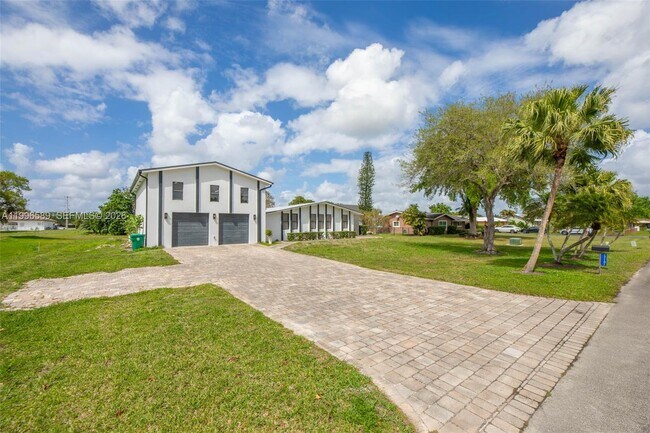 Building Photo - 17101 SW 48th St