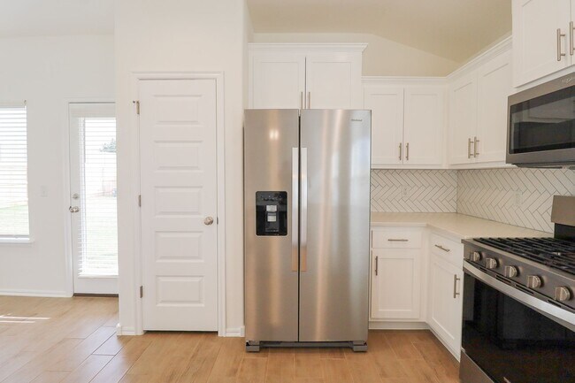Building Photo - 3 Bed | 2 Bath in Owasso!