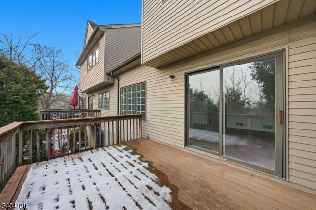 Building Photo - 4 Deer Hill Ct