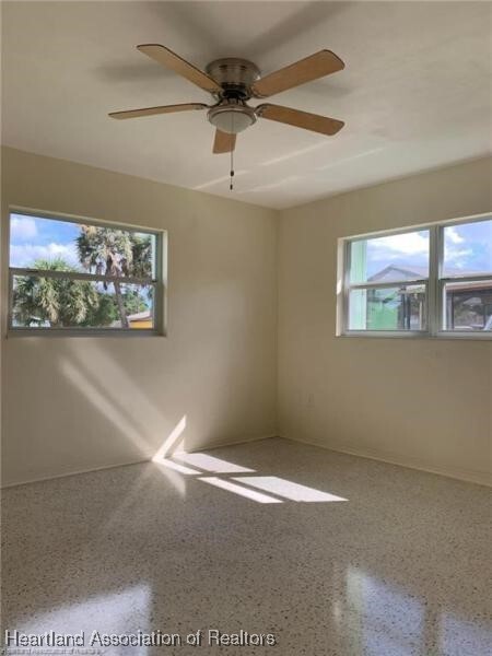 Building Photo - 713 Killarney Dr