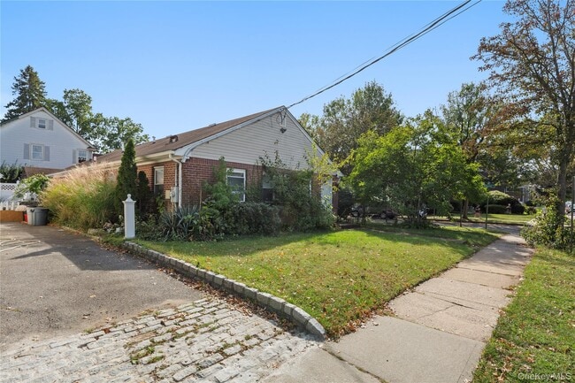 Building Photo - 355 1st St