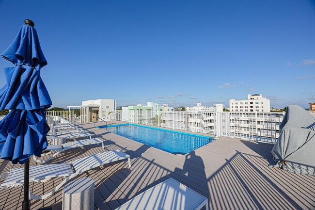 Building Photo - 117 Lake Ave