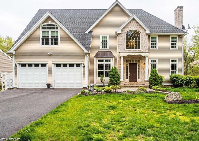 Building Photo - Farmington Home Near UConn Health