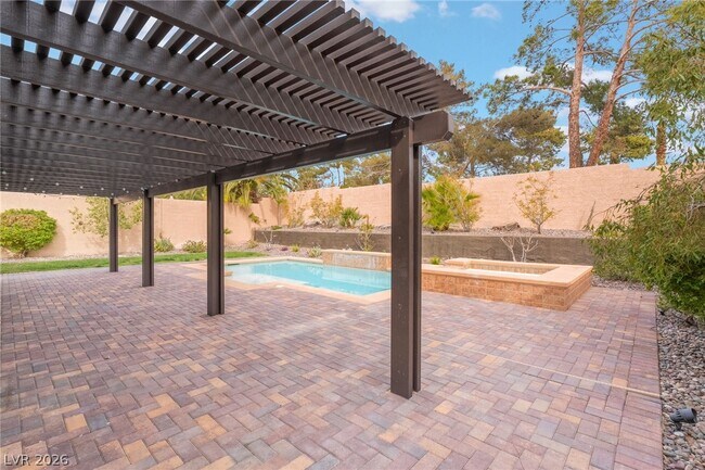 Building Photo - 9924 Barrier Reef Dr